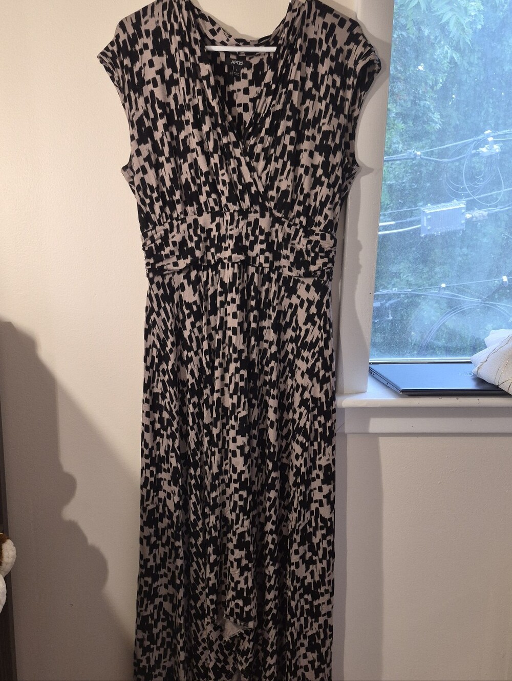 Apt. 9 Black and Beige Abstract Print Maxi Dress
